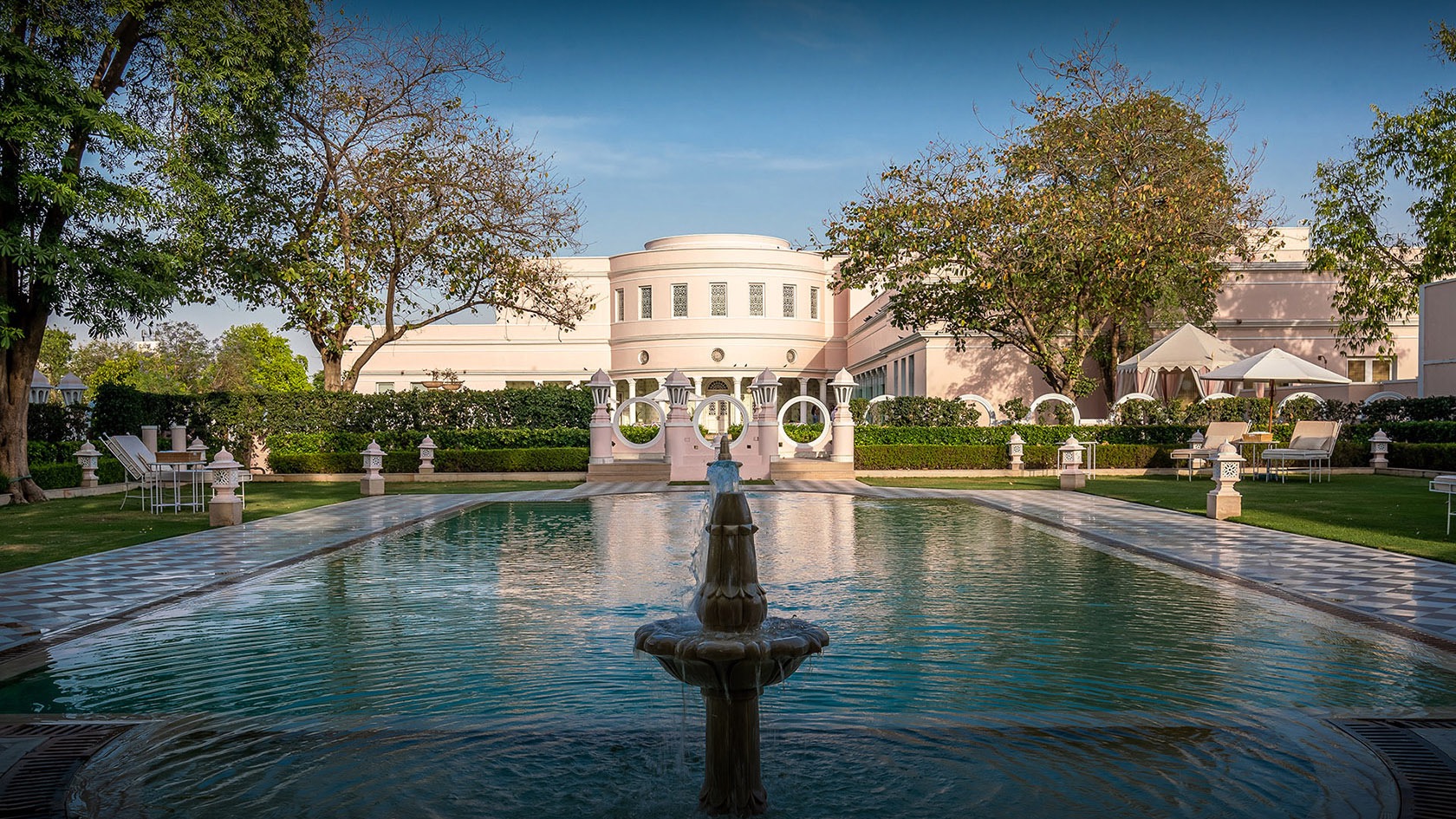 Hotels Toplists - Queen Elizabeth II - Her Majesty's Favourite Hotels