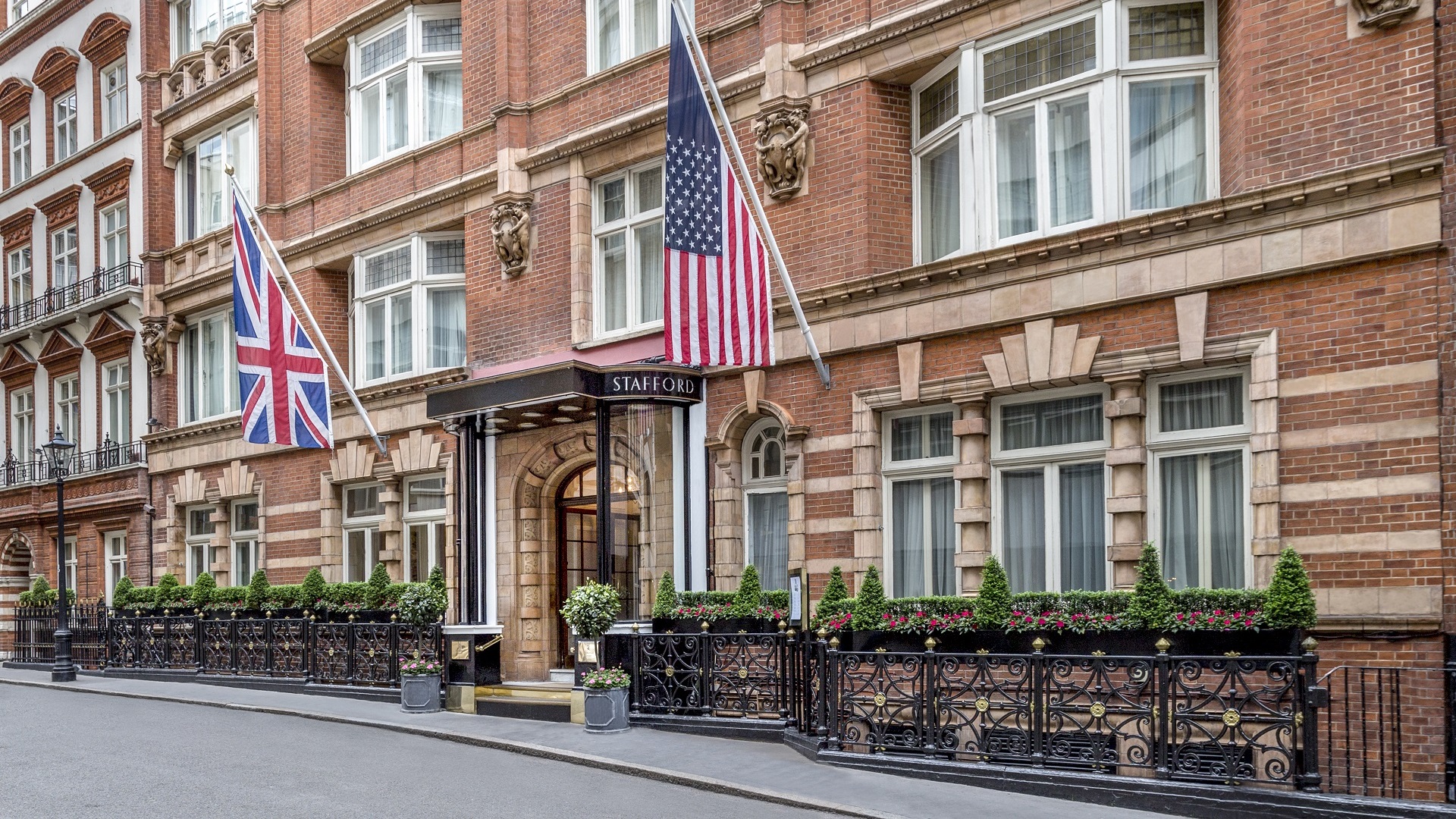 Hotel review Location' - The Stafford London - 0