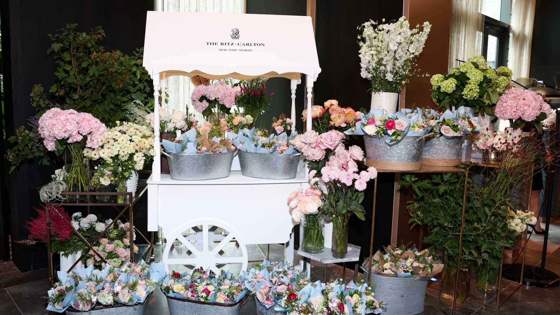 The_Ritz-Carlton_New_York_NoMad_Floral_Cart.jpg