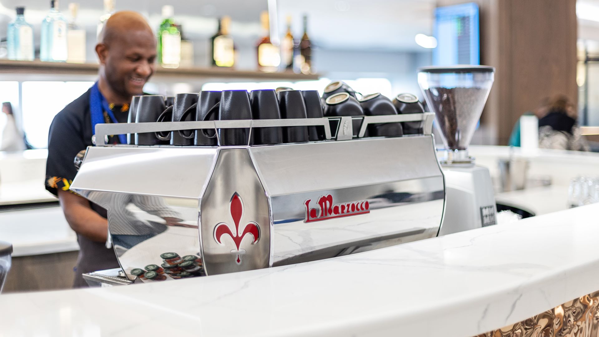 Airlines News - SAA opens refurbished lounge in Johannesburg