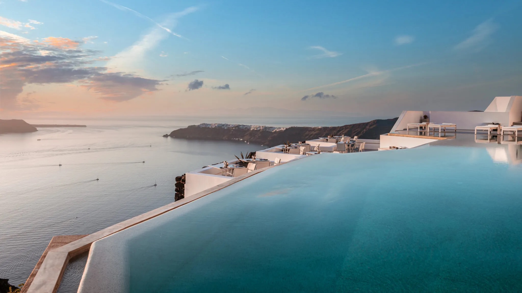 10 Best Luxury Hotels in Santorini image