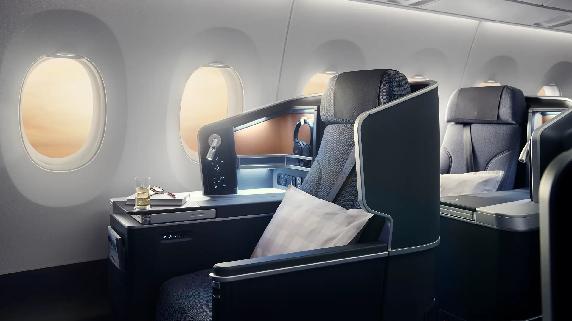 13 Best Business Class Airlines in the World image