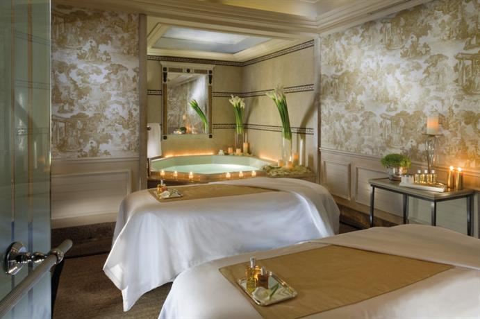 Hotel review About' - Four Seasons Hotel George V Paris - 10