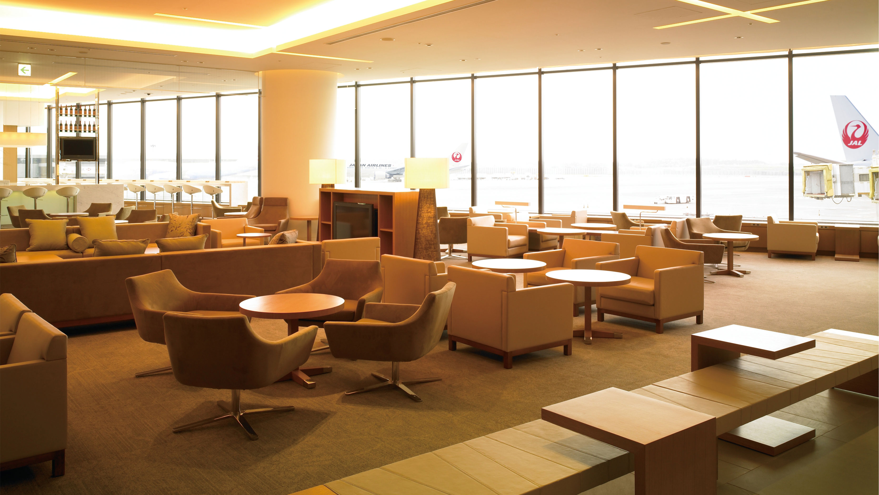 Airline review Airport experience - Japan Airlines - 2