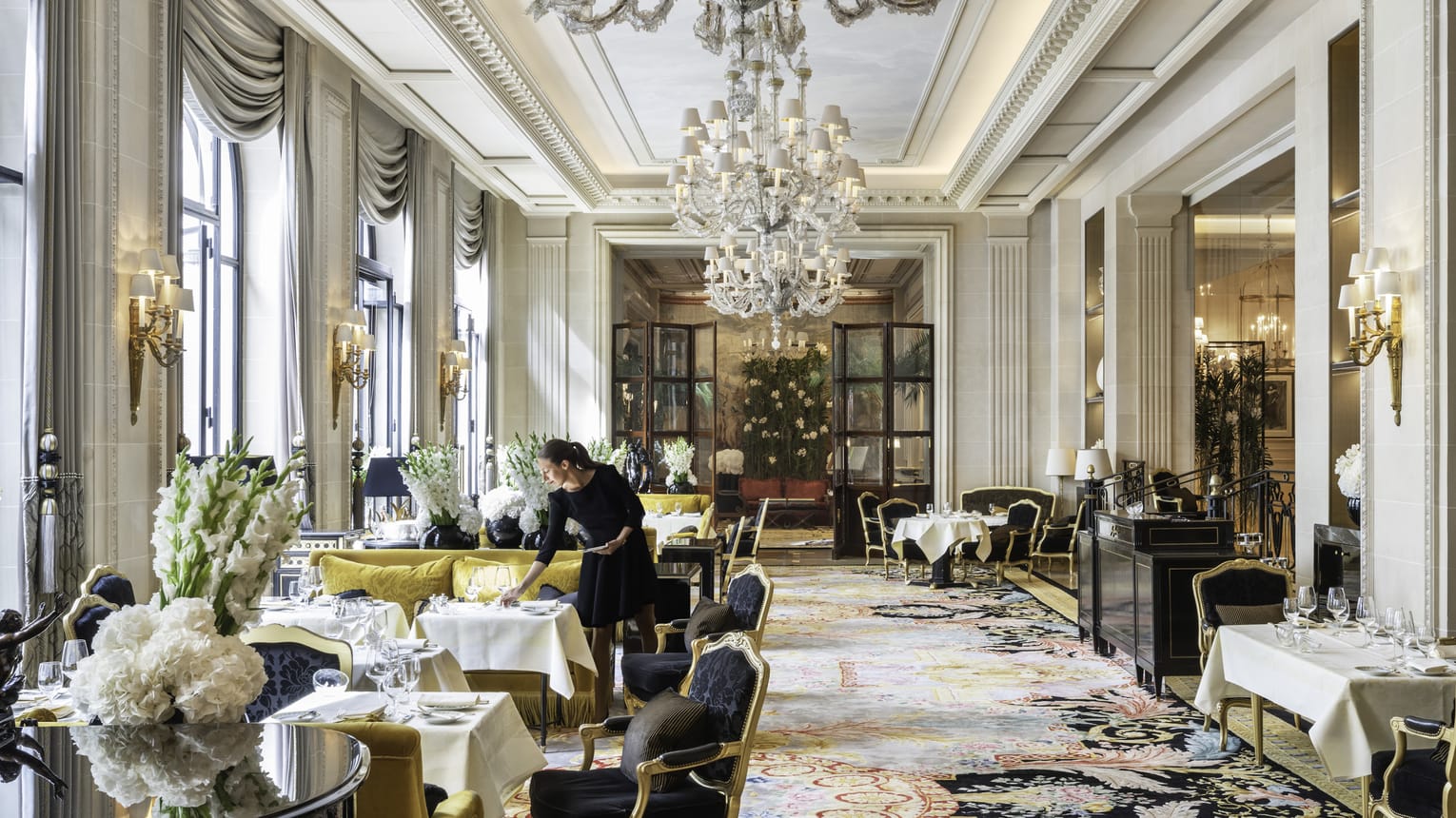 Hotel review Restaurants & Bars' - Four Seasons Hotel George V Paris - 0