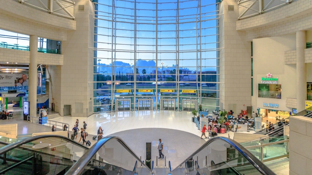 Airline review Airport experience - TAP Air Portugal - 4