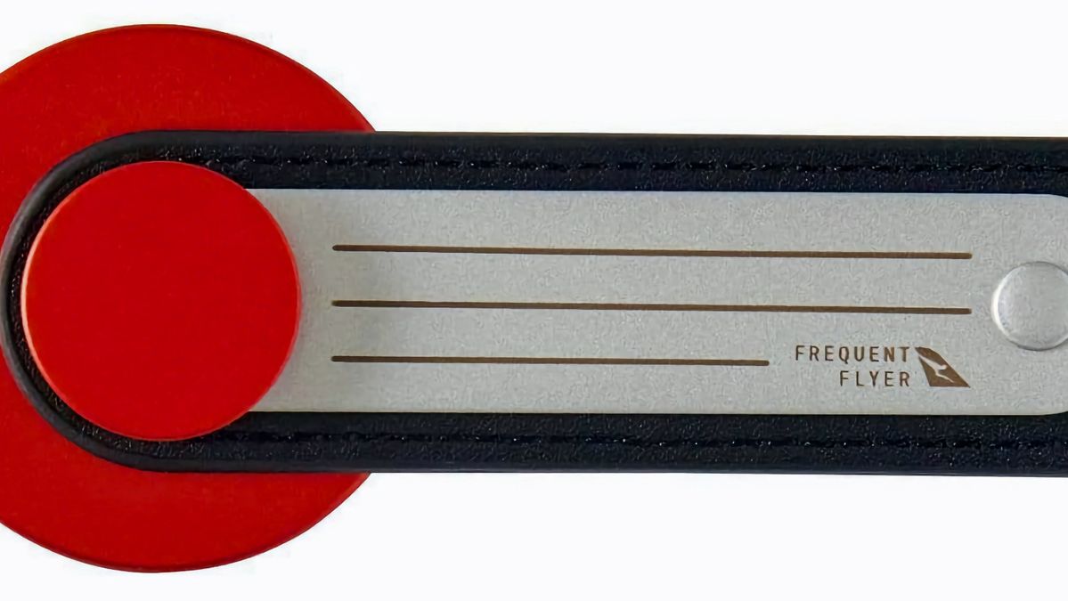 Qantas - Luggage Tag in - Q Bag Tag out  image