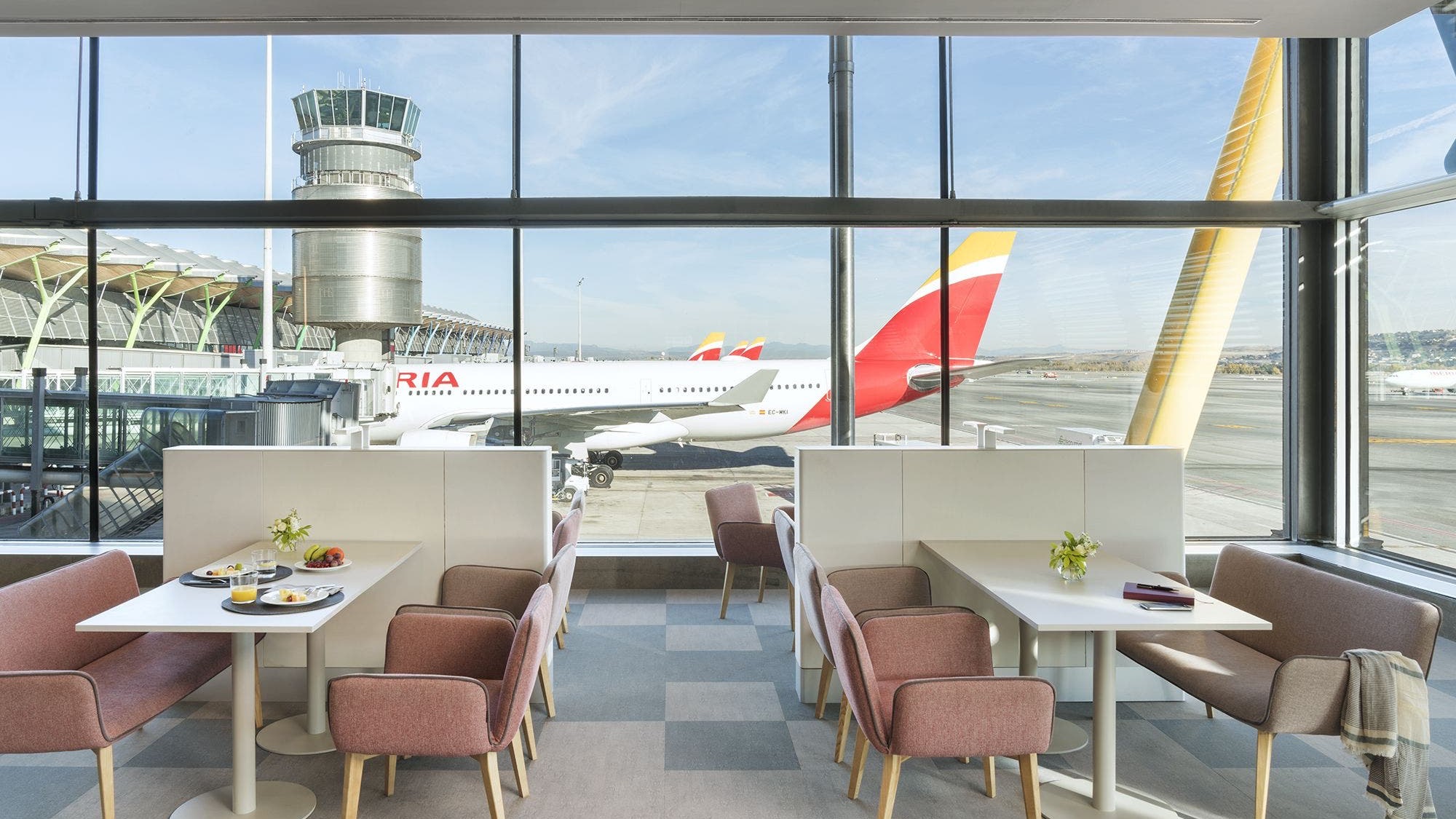 Airline review Airport experience - Iberia - 0