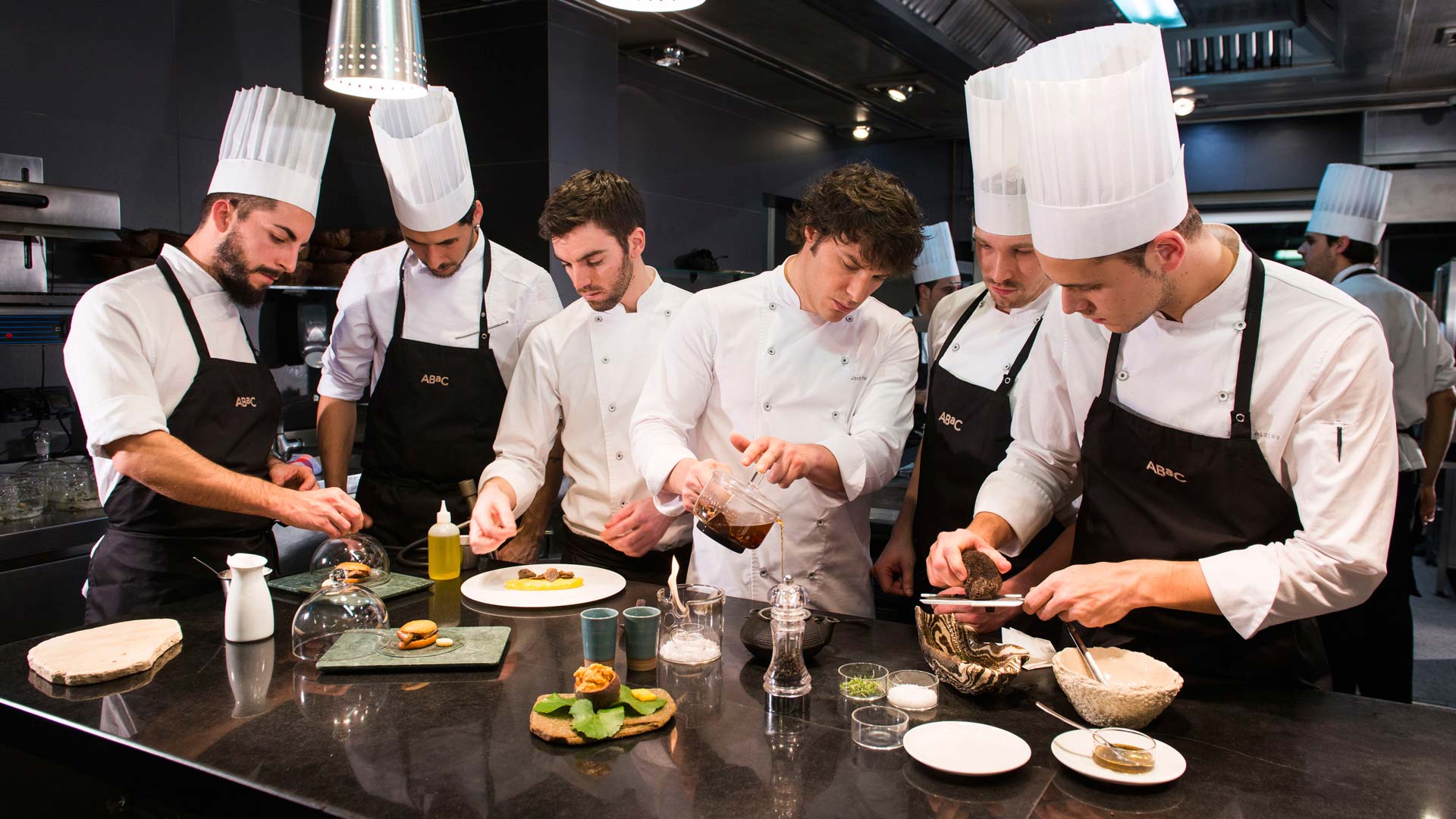 10 Best Hotels with Three Michelin-starred Restaurants image