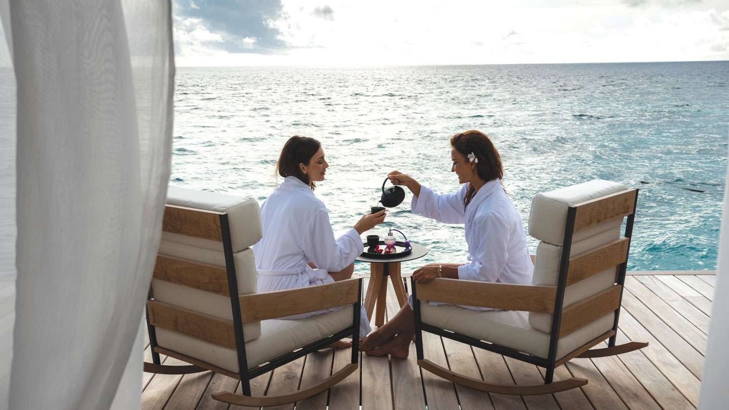FAC15-Waldorf_Astoria_Maldives_Overwater-Treatment-Villa-2.jpg