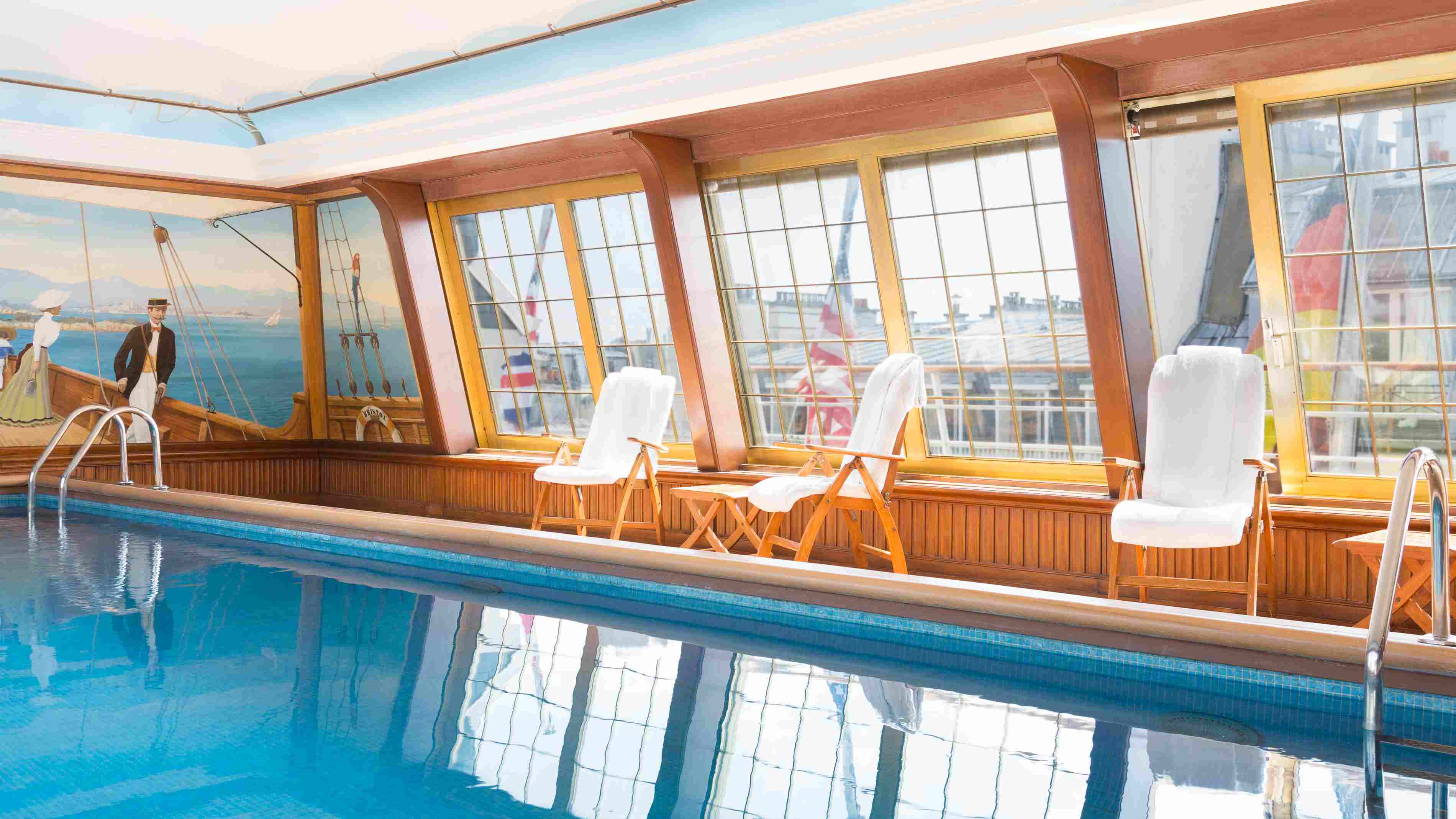 Hotel review Service & Facilities' - Le Bristol Paris - 1