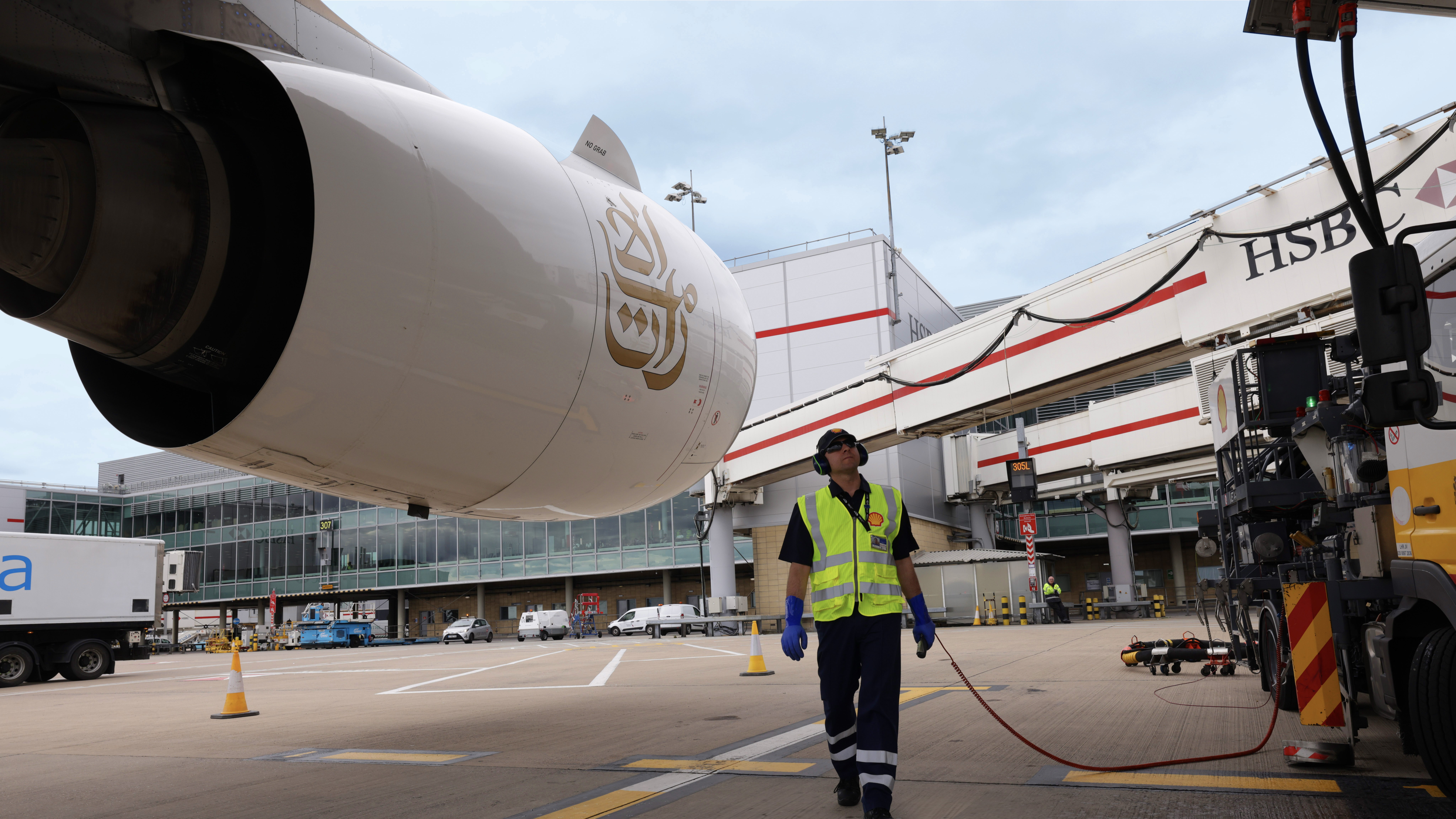 Emirates to fly SAF from London Heathrow image