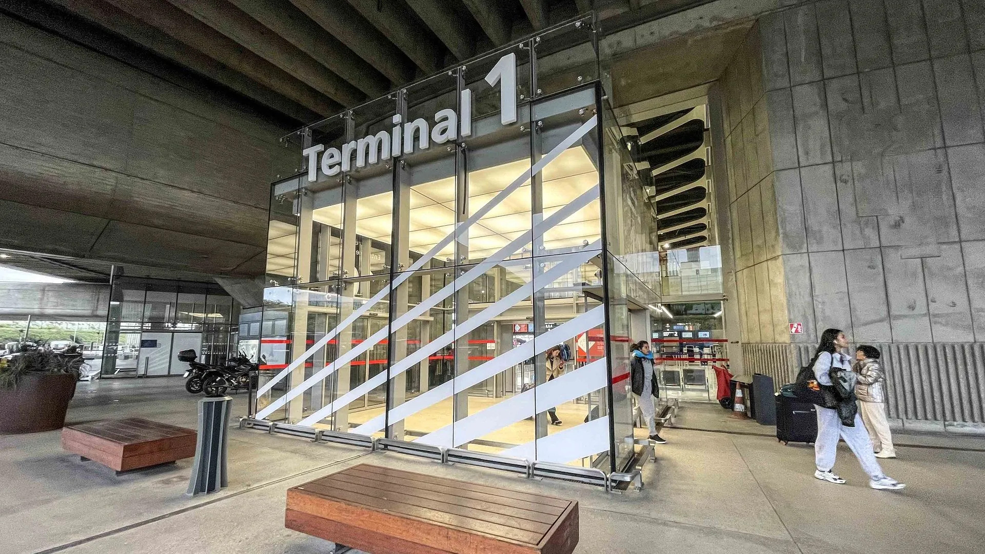 Paris CDG reopens Terminal 1 image