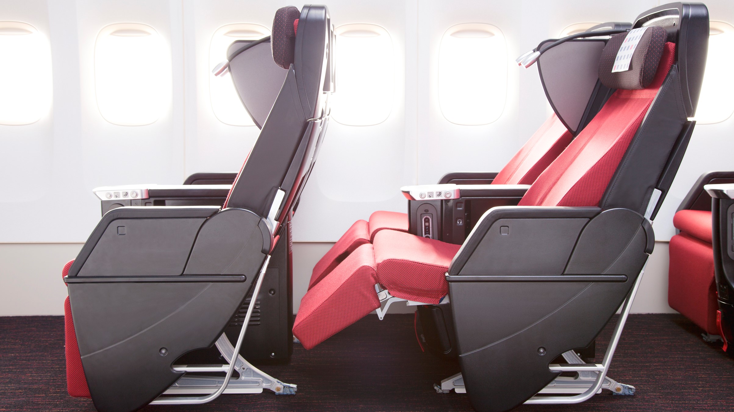 Airline review Cabin & Seat - Japan Airlines - 1