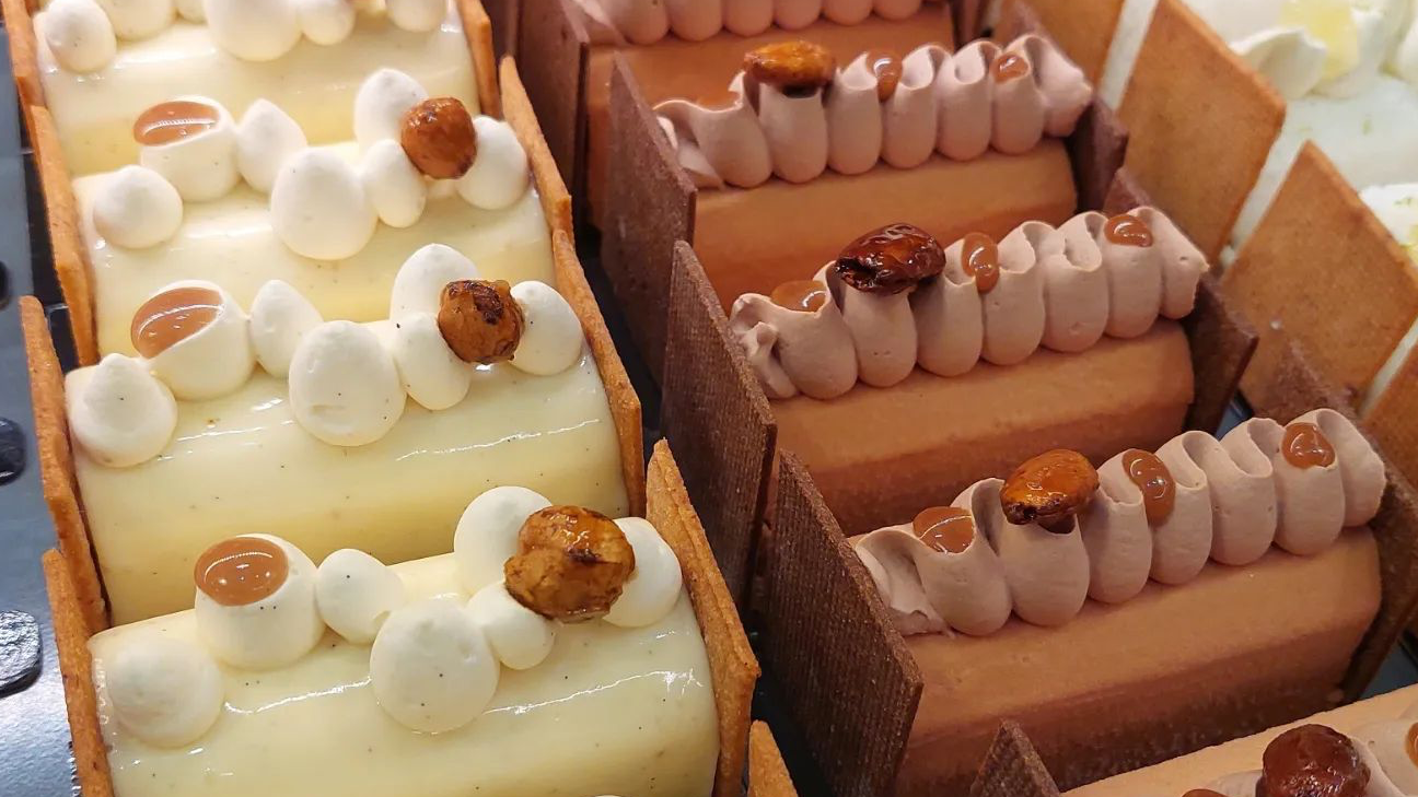 Choccolate and vanilla cake from Boulangerie Utopie