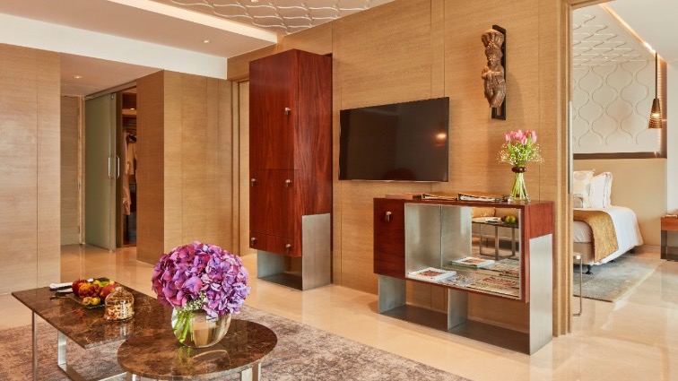 Suite with flatscreen TV and kingsize bedroom at The Taj Mahal Tower, Mumbai