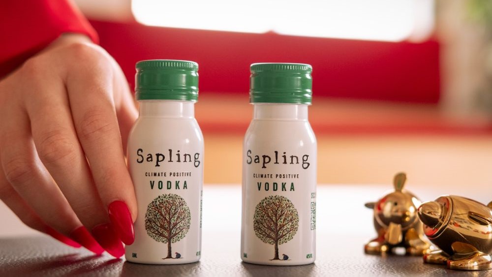 Virgin Atlantic pours aluminium vodka bottles image