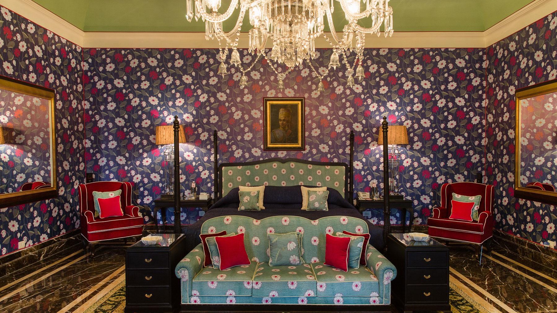 Hotels Toplists - Queen Elizabeth II - Her Majesty's Favourite Hotels