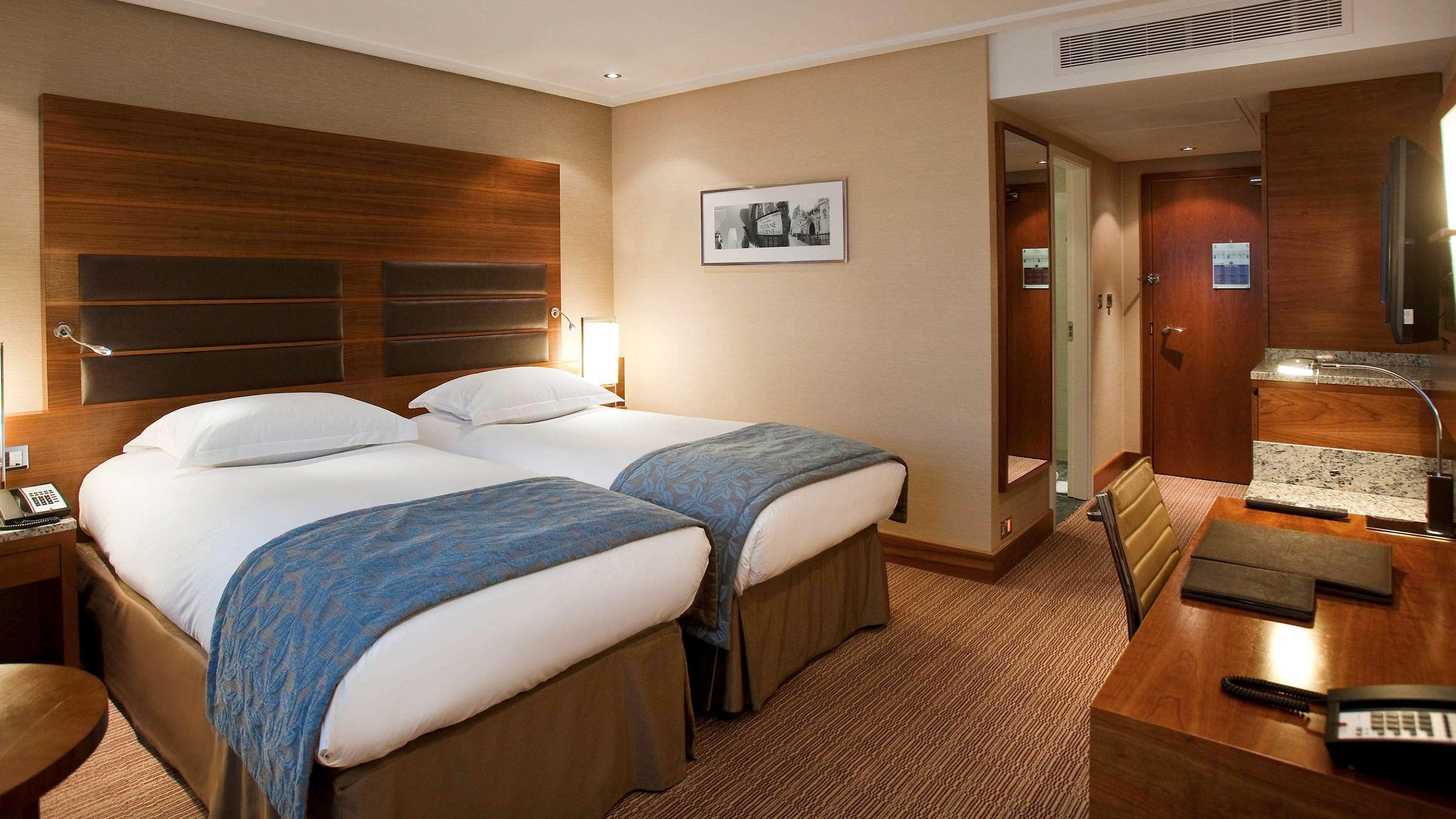 Hotels Toplists - 12 Best Airport Hotels