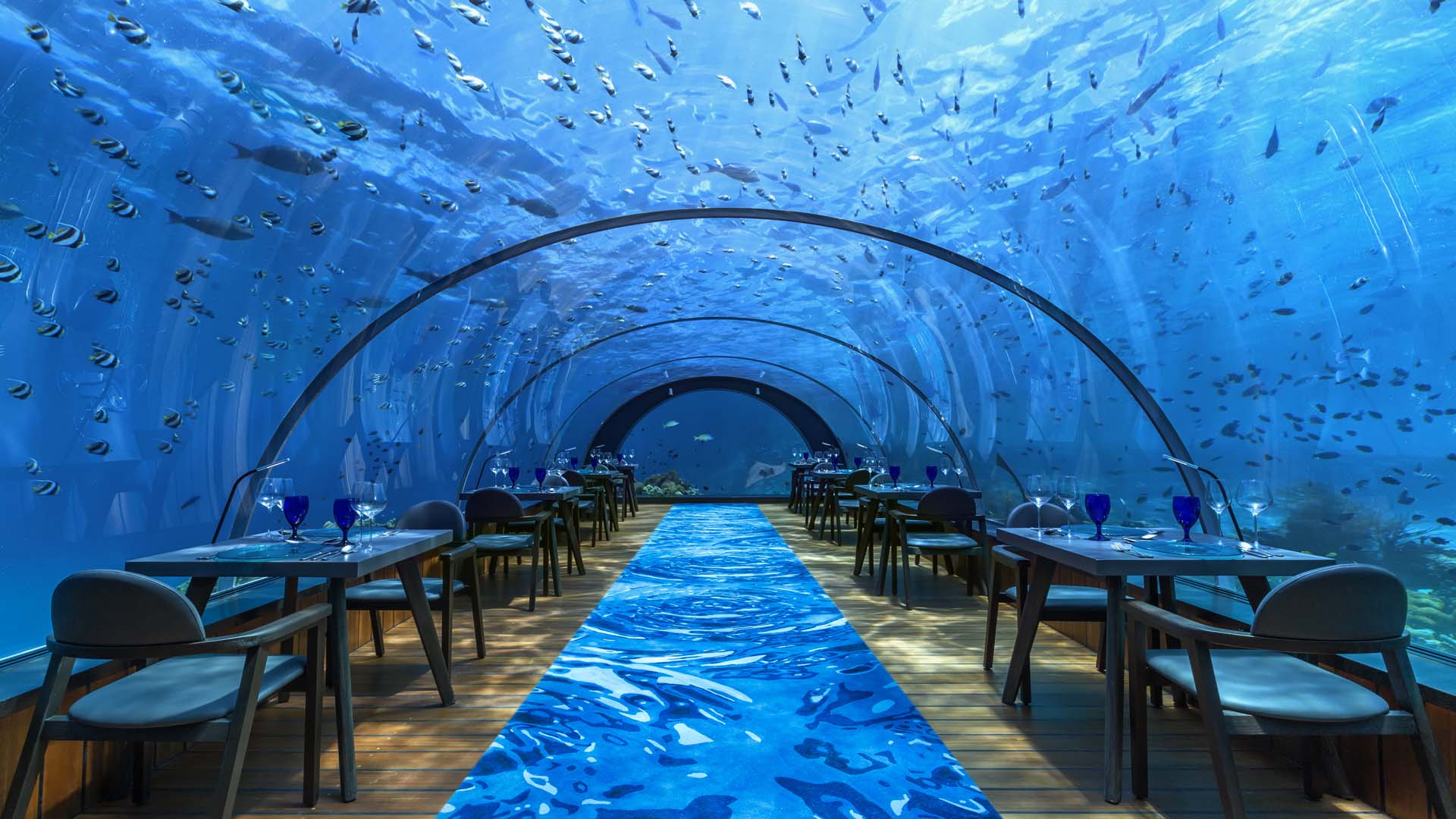 Undersea Restaurant - Hurawahli Island Resort 