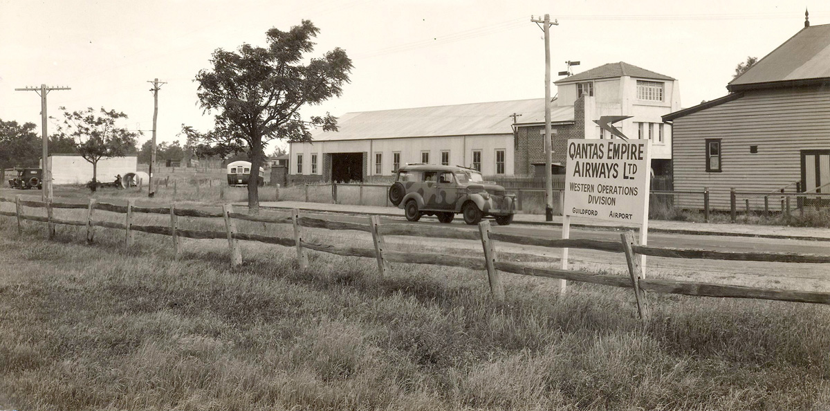 Guilford-Airport-Perth-used-by-Qantas-for-UK-flights-1944.jpg