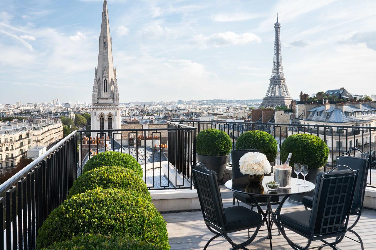 Hotel review Location' - Four Seasons Hotel George V Paris - 0