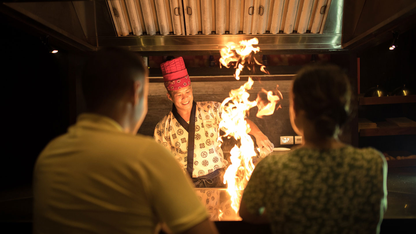 RES12-LUX-MALDIVES-Umami-Teppanyaki.jpg