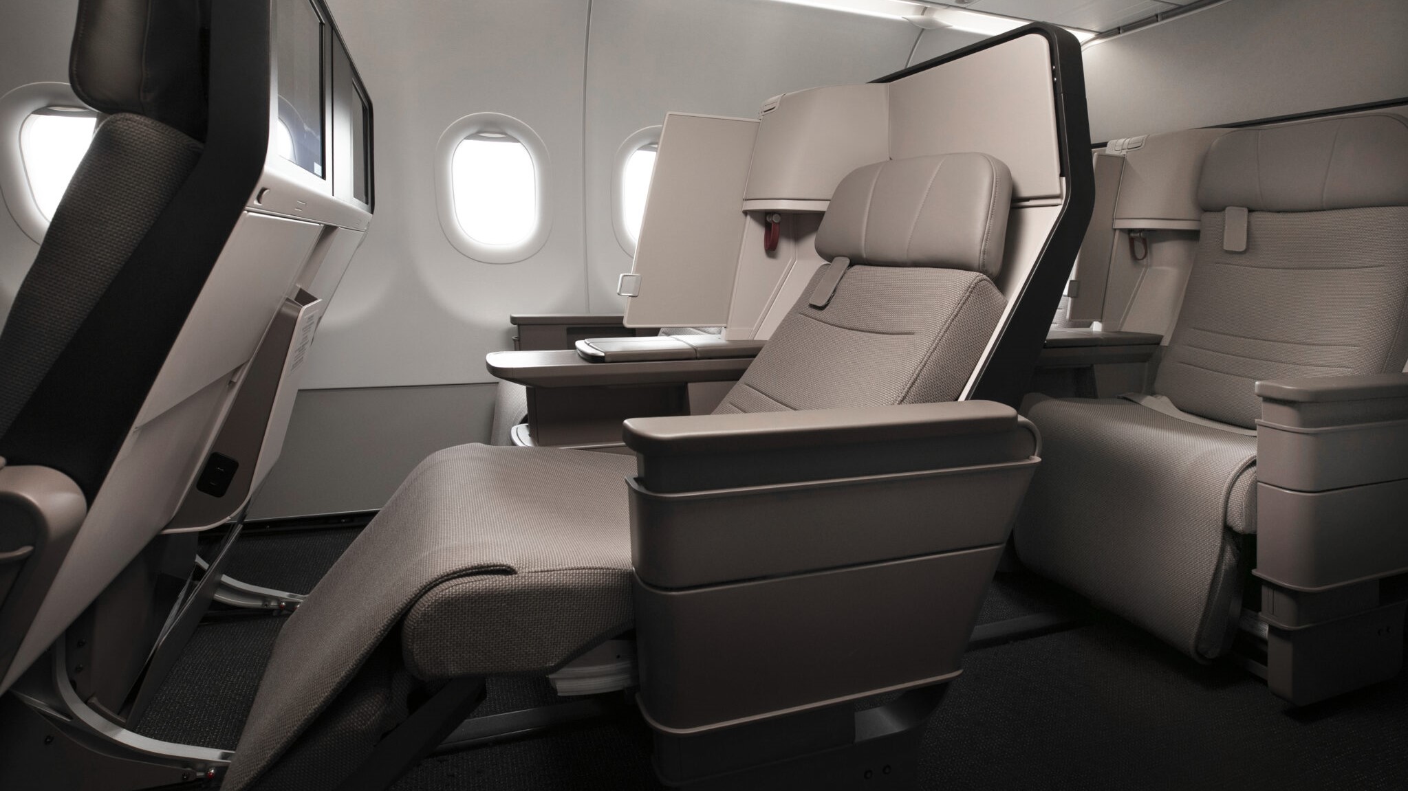 Cathay Pacific set to launch its first narrowbody aircraft service since 1983 image
