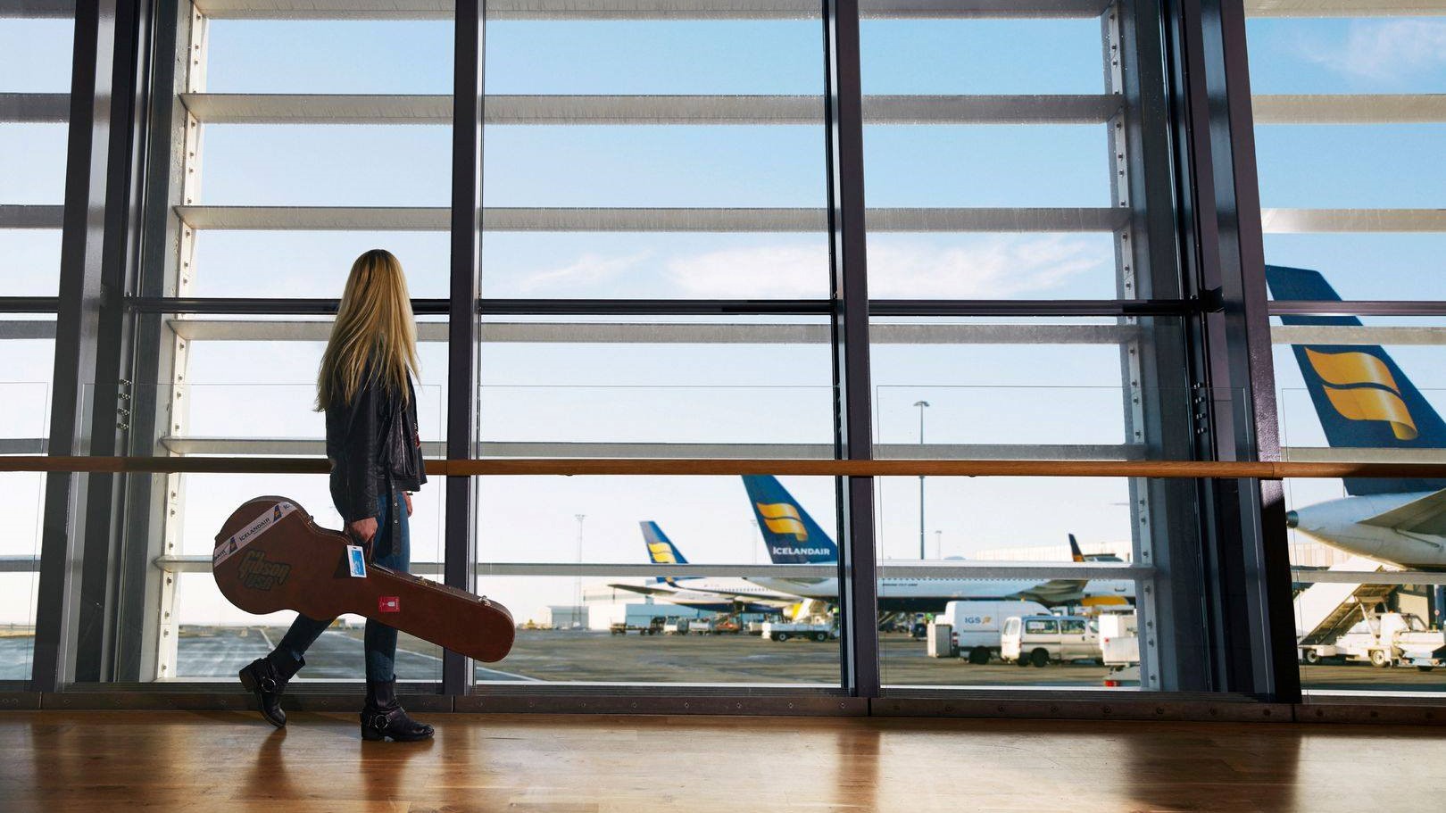 Airline review Airport experience - Icelandair - 0