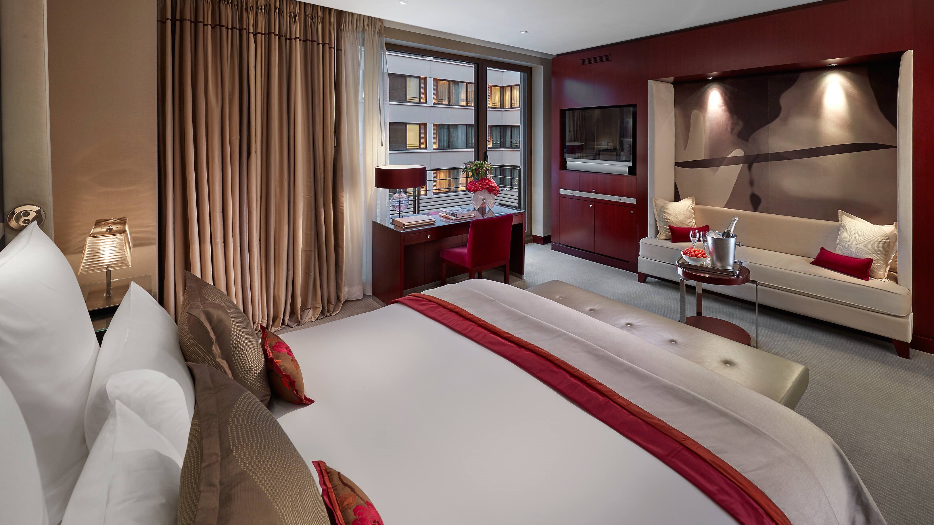 Hotel review Accommodation' - Mandarin Oriental, Paris - 1