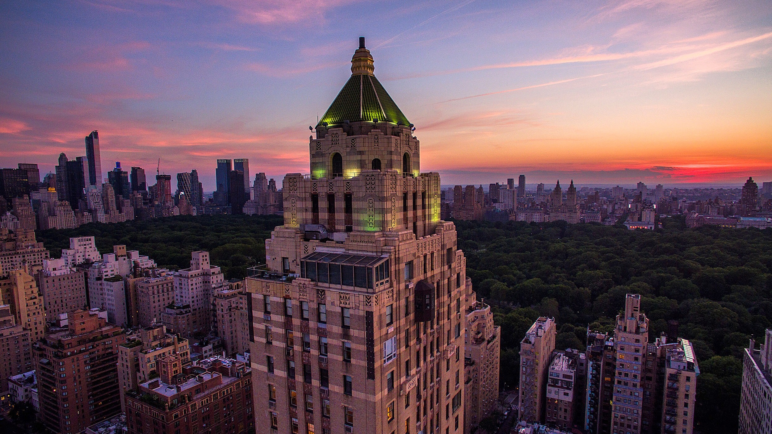 The Carlyle, A Rosewood Hotel image