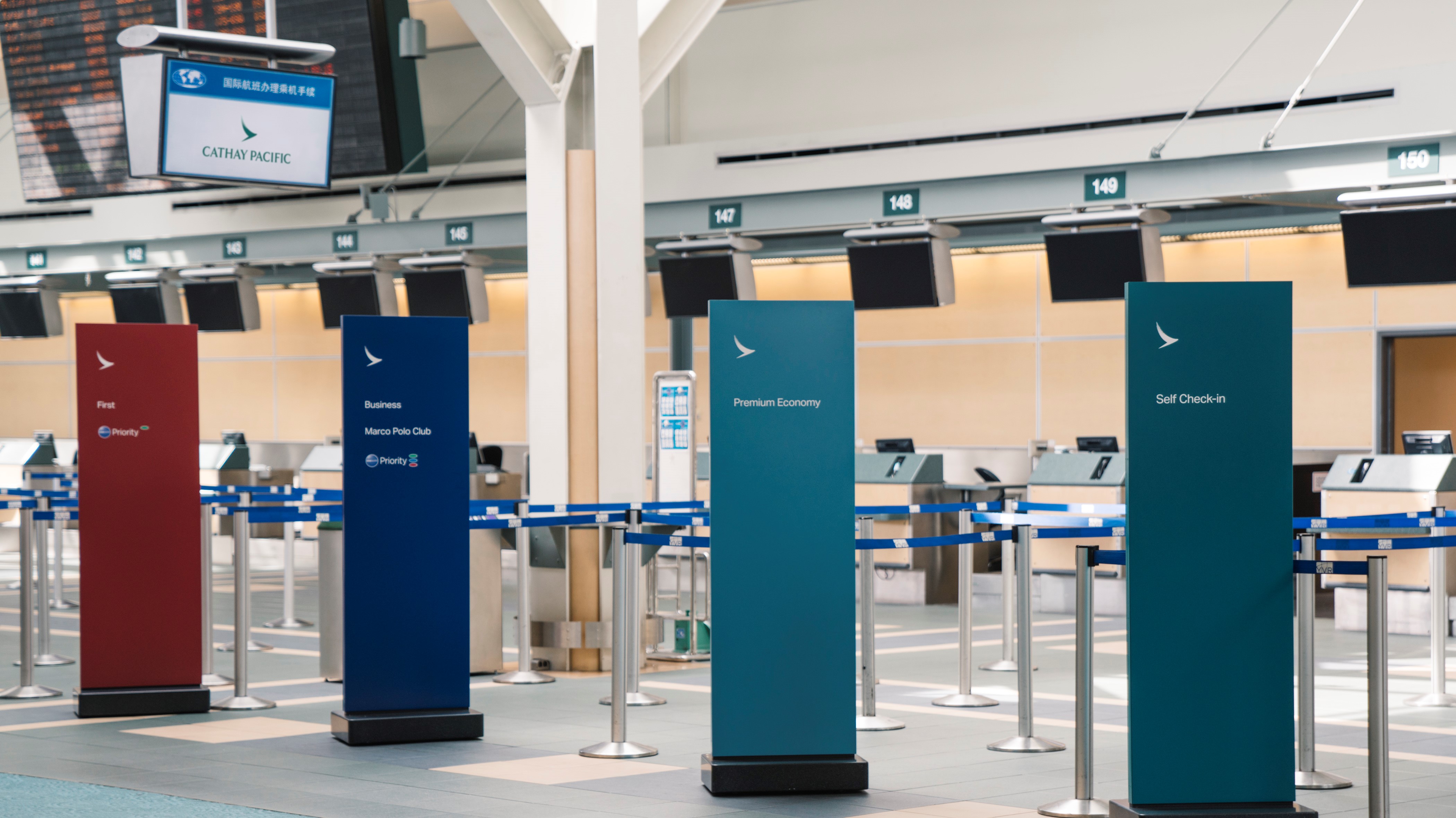 Airline review Airport experience - Cathay Pacific - 1