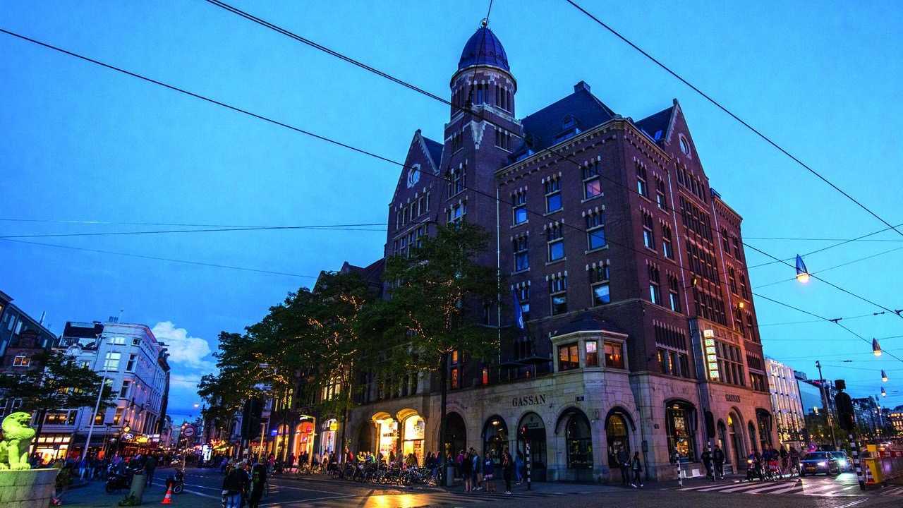 outside of hotel twentyseven amsterdam