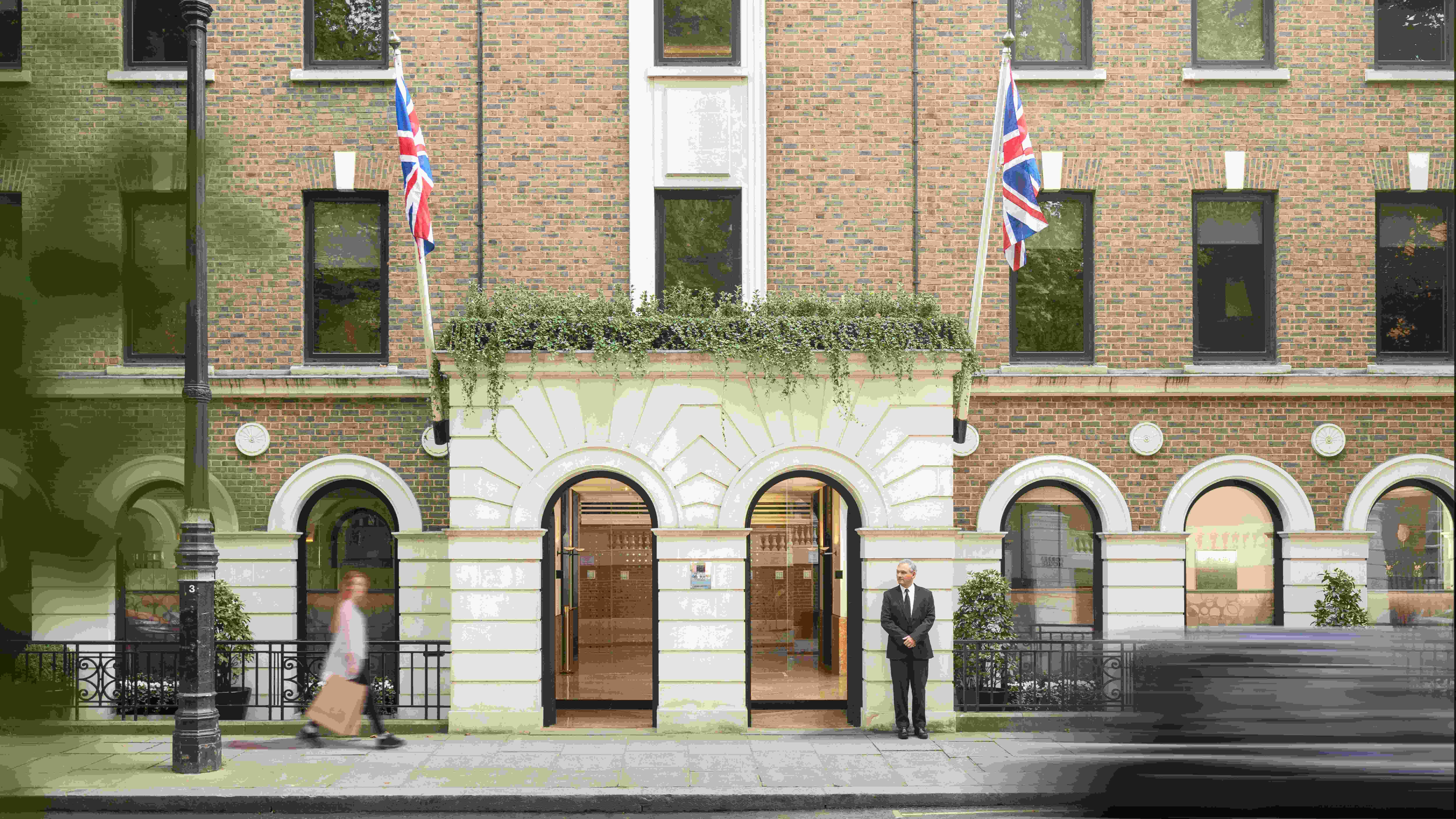 COMO The Halkin image