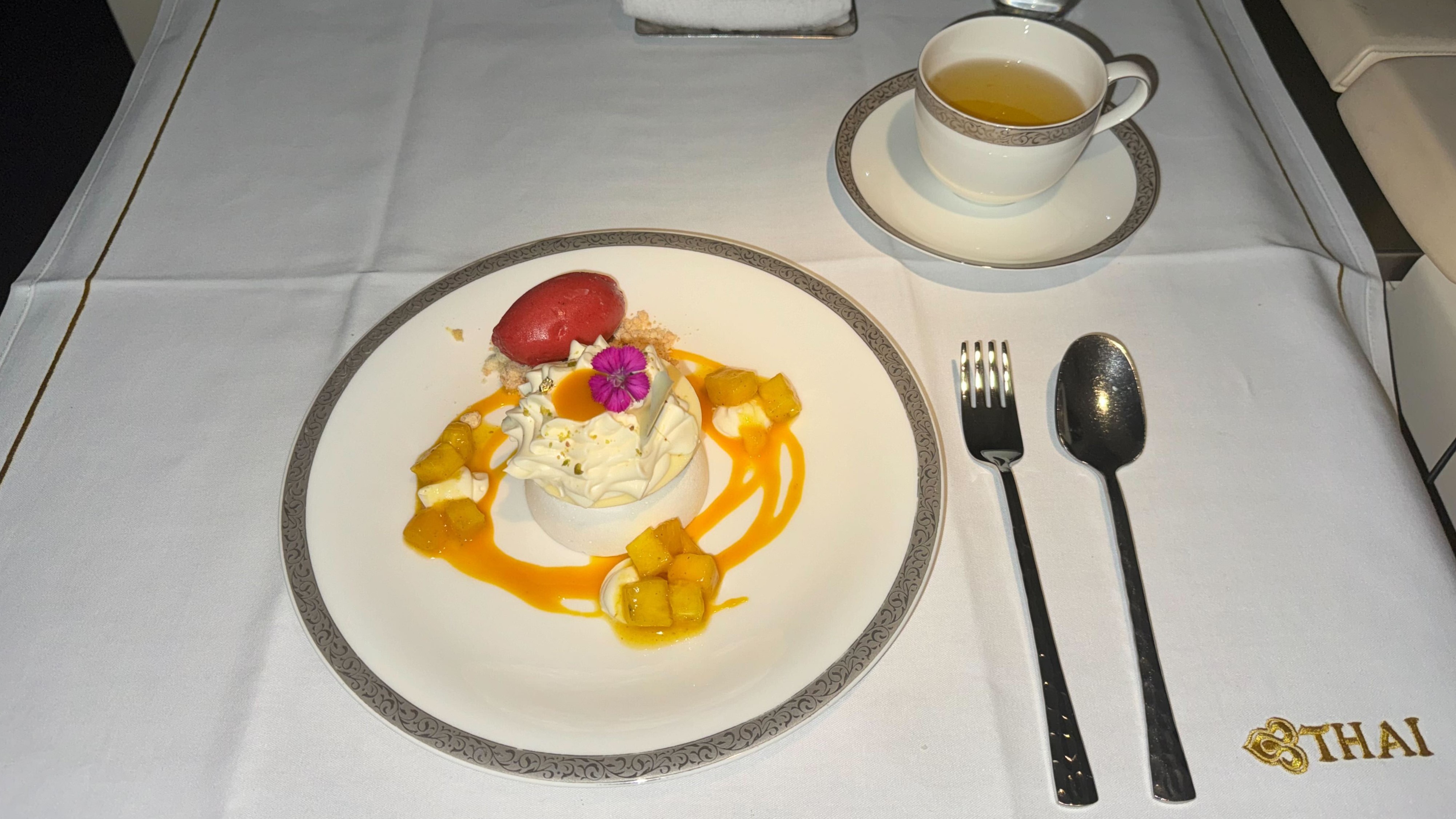 Airline review Cuisine - Thai Airways - 1