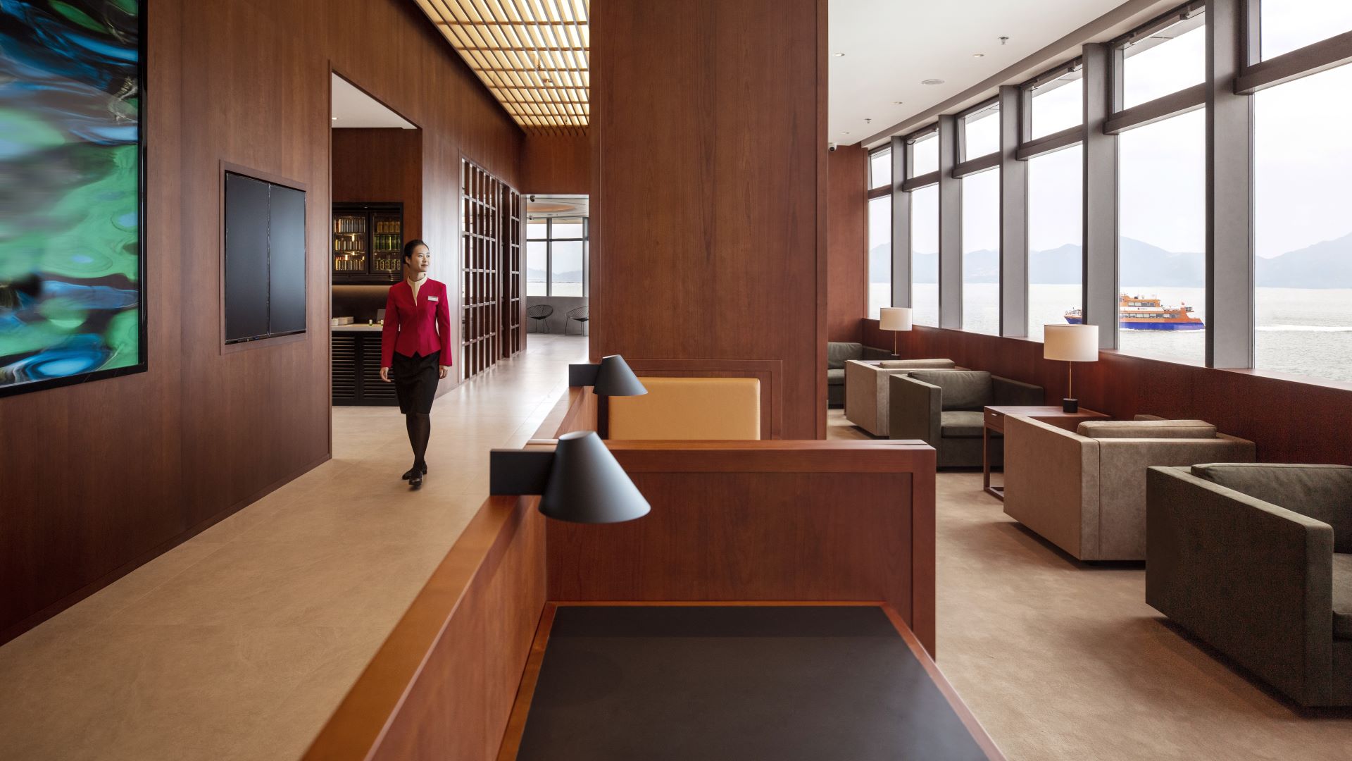 Cathay Pacific open first ferry lounge in Shenzhen image