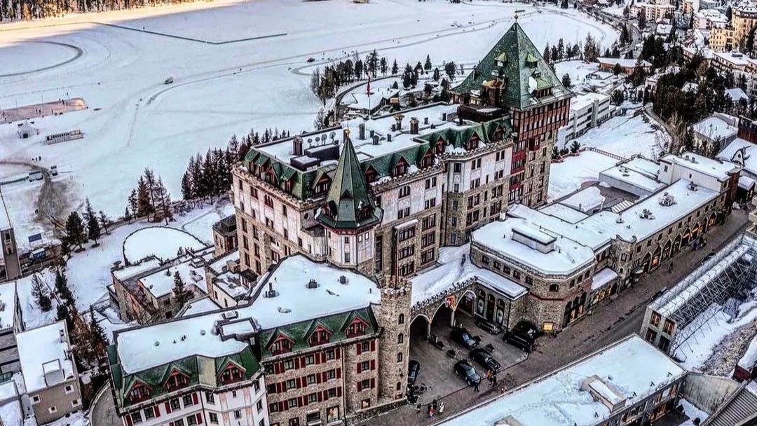 Hotels Toplists - 8 Best Luxury Ski Resorts in the World