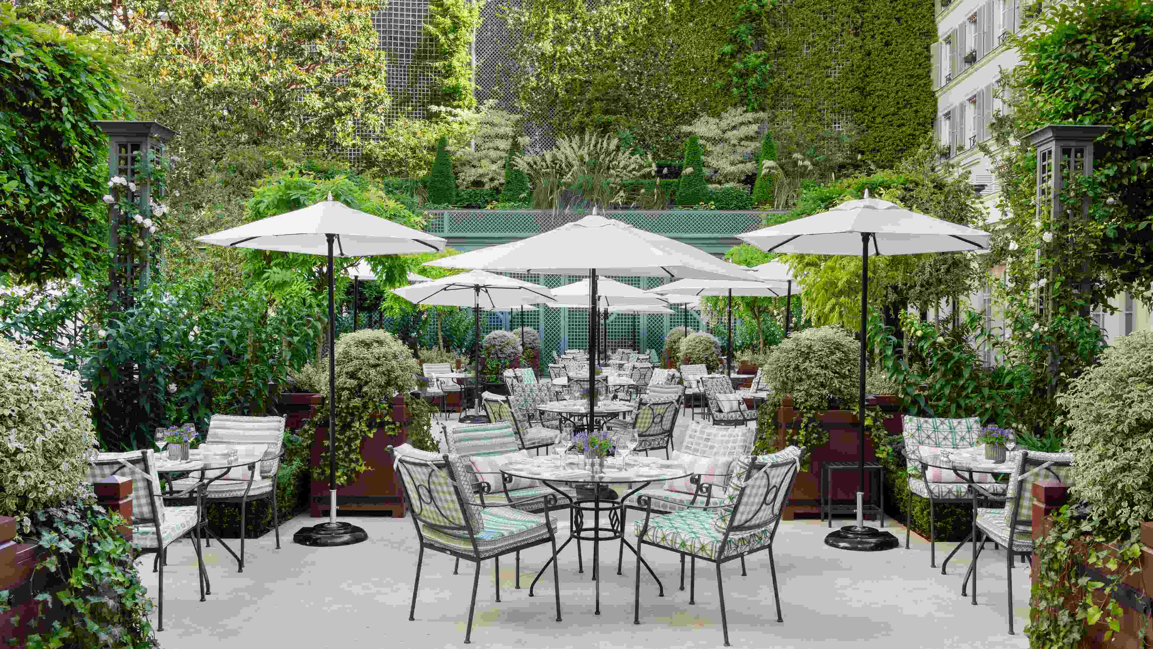 Hotel review What We Love' - Le Bristol Paris - 0