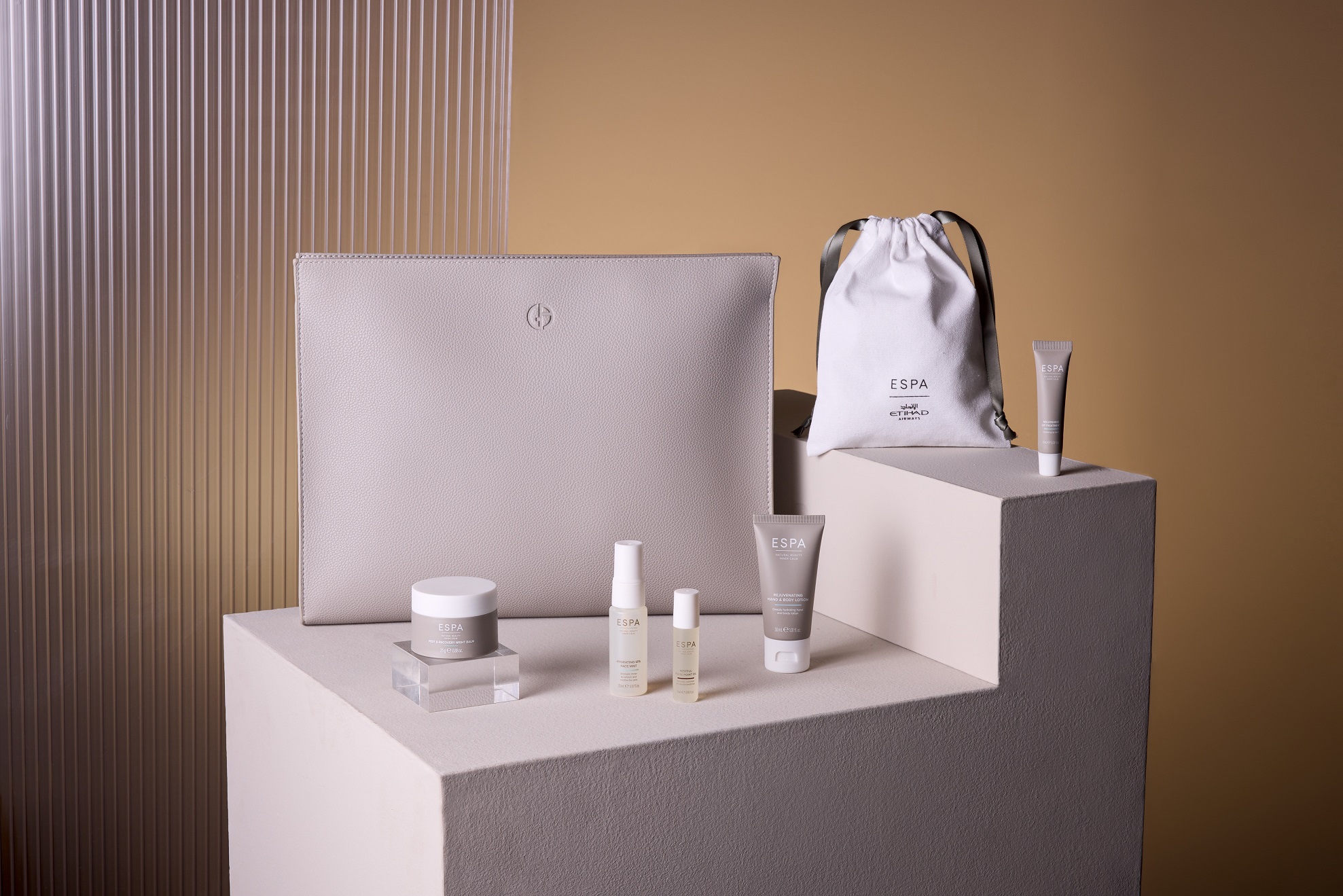 Airline review Amenities & Facilities - Etihad Airways - 1