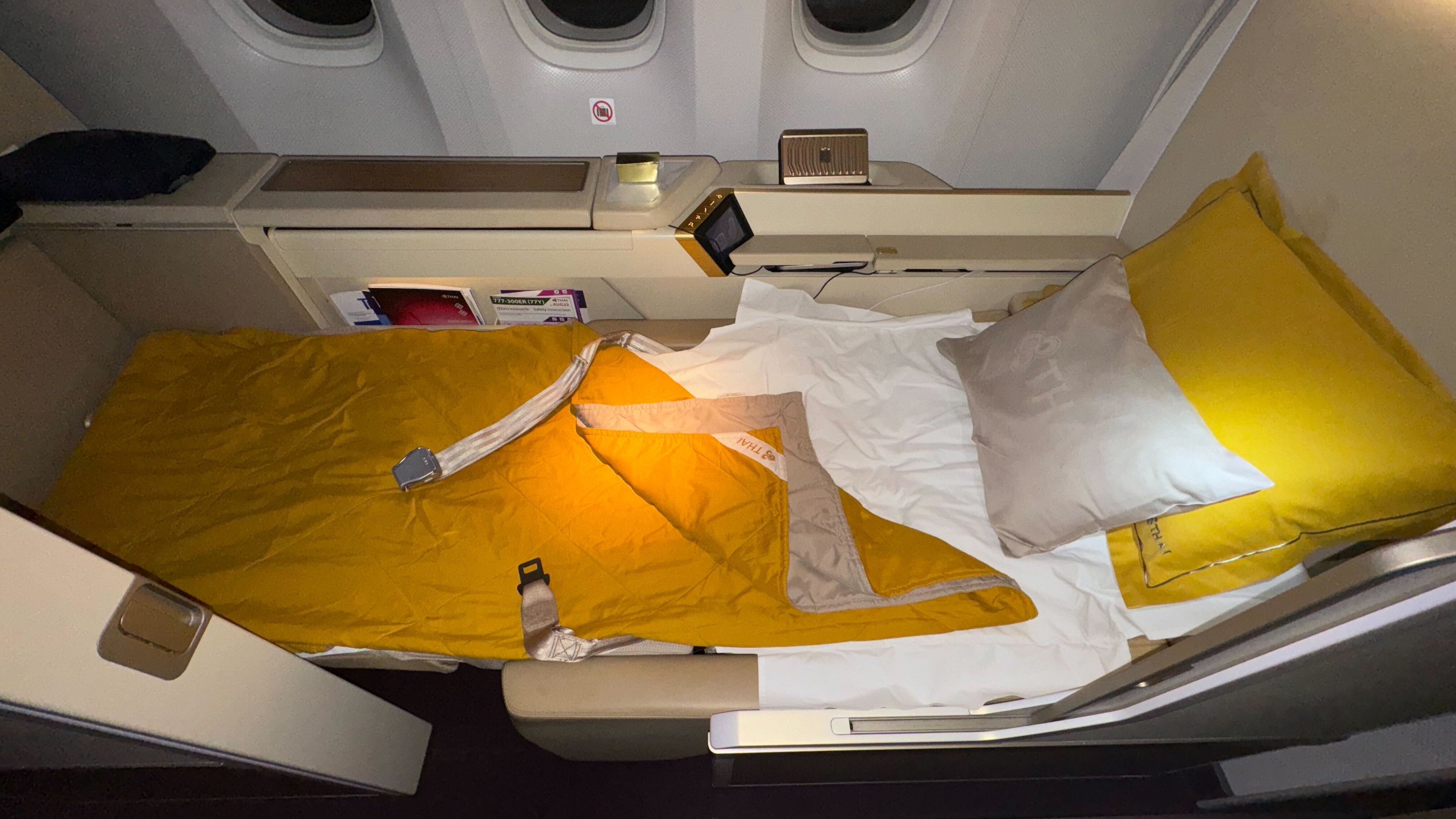 Airline review Amenities & Facilities - Thai Airways - 2