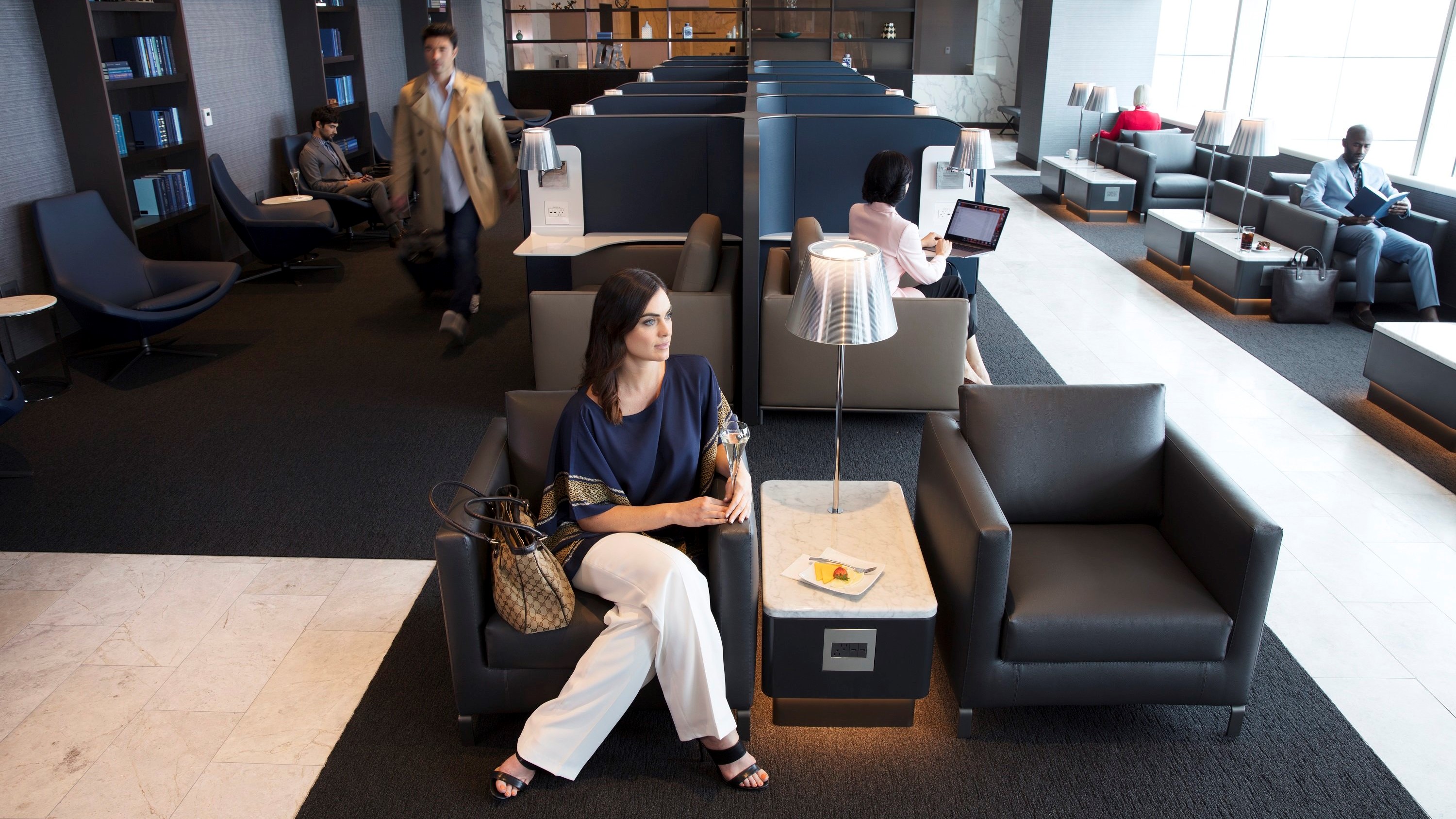 Airline review Airport experience - United Airlines - 0