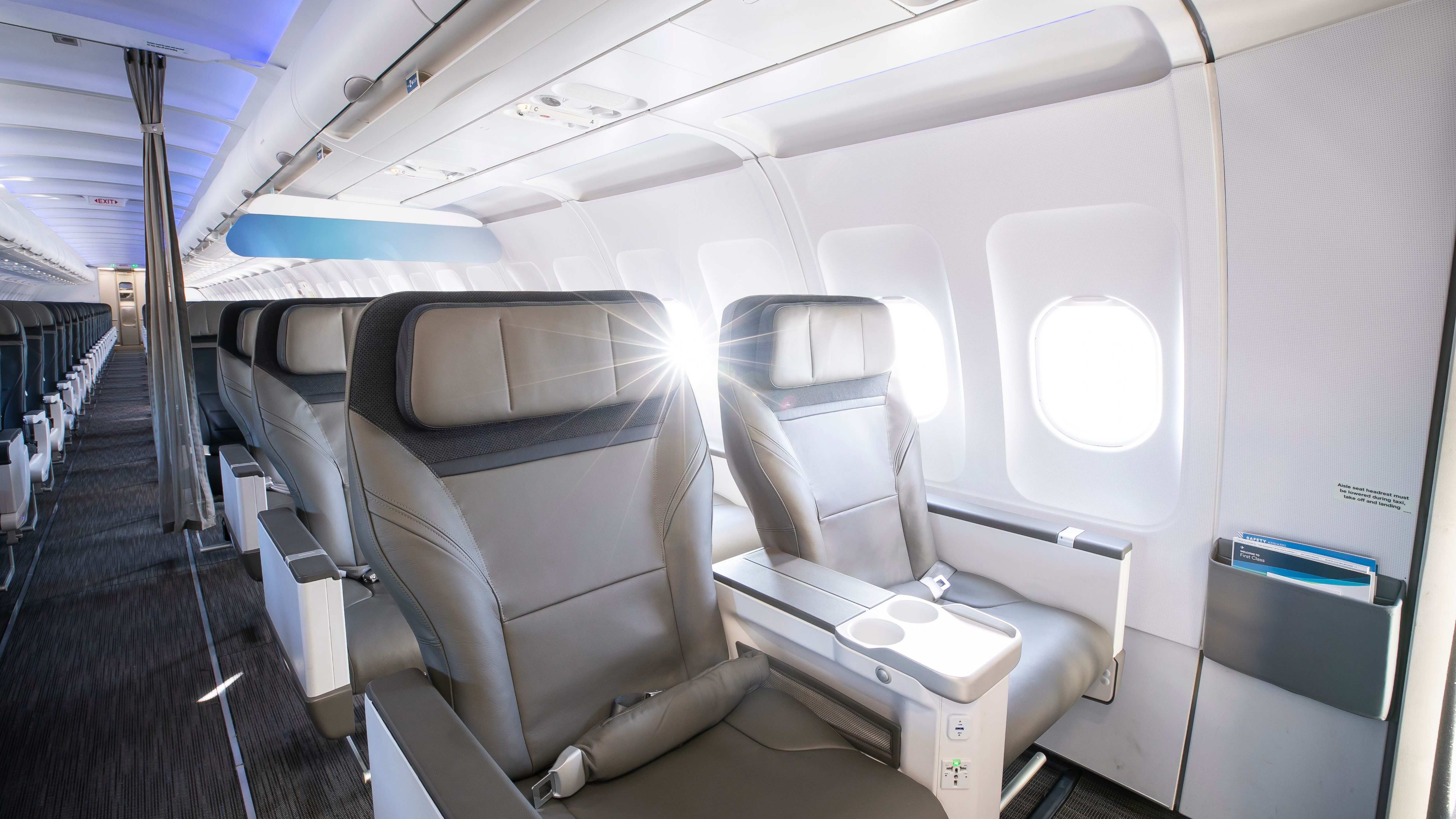 Airline review Cabin & Seat - Alaska Airlines - 0