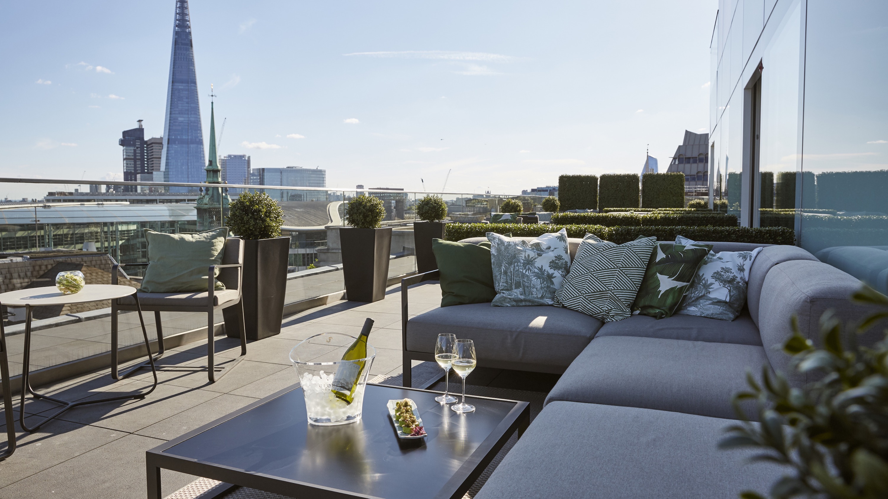 43 Best Luxury Hotels in London image